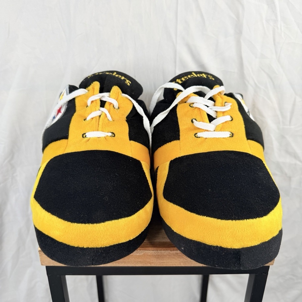Pittsburgh Steelers‎ ComfyFeet Original Comfy Feet Sneaker Slippers Large (Used)